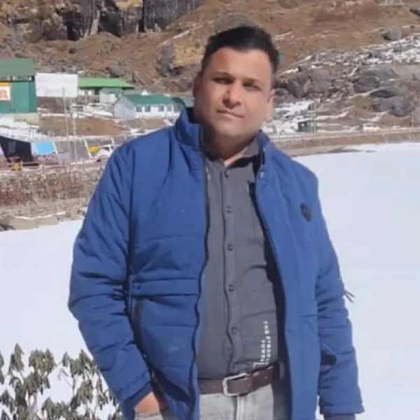 Mr. Munna Giri